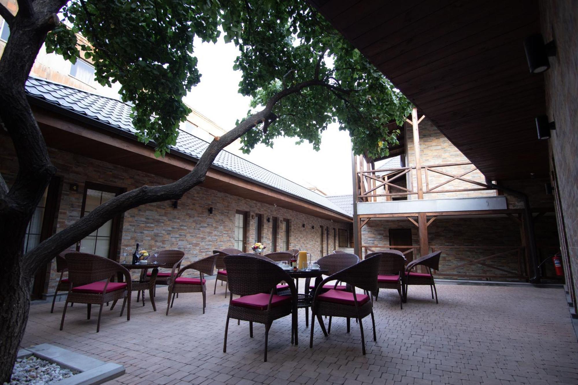 יירבאן Boutique Living Hotel מראה חיצוני תמונה