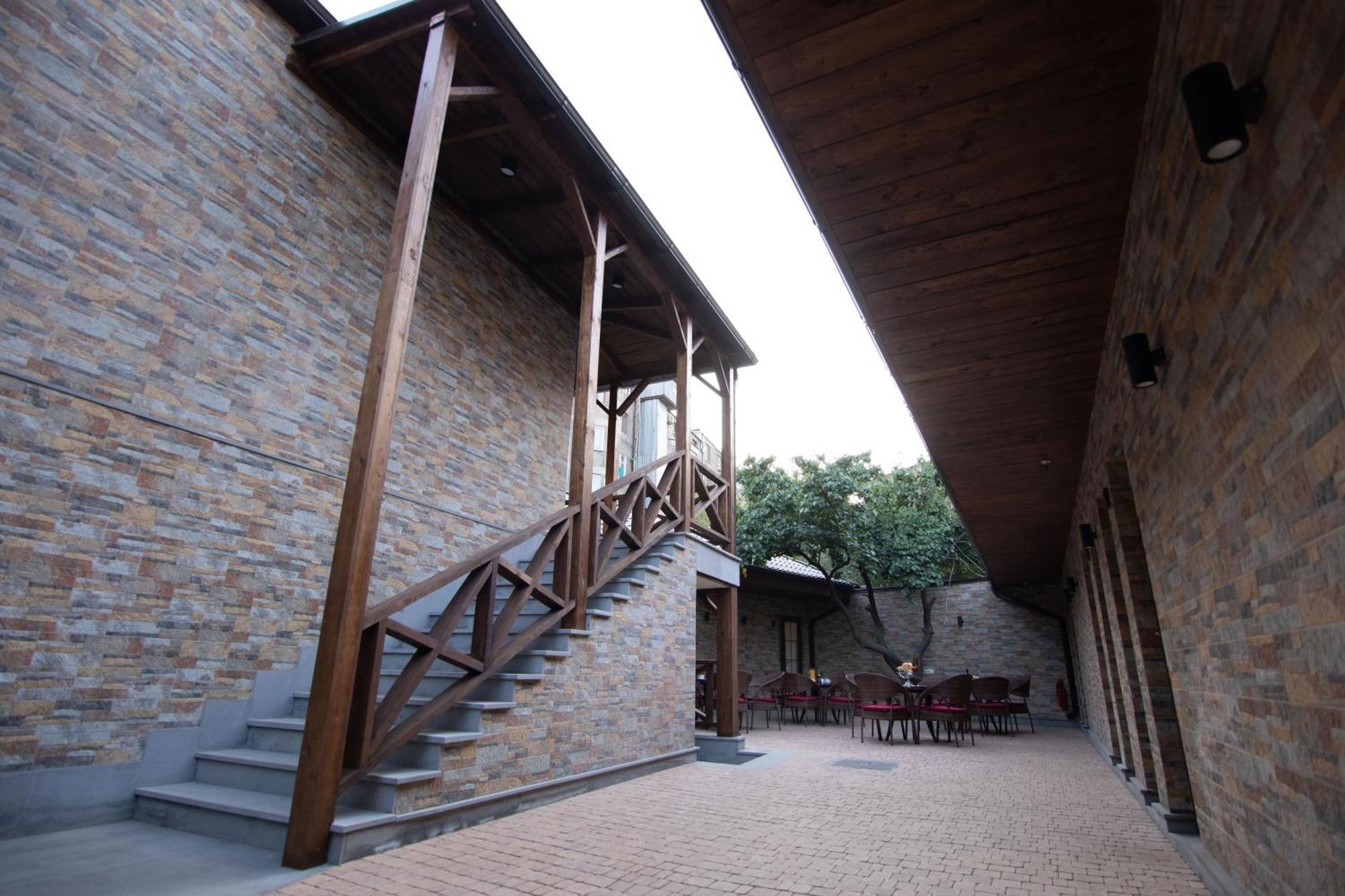 יירבאן Boutique Living Hotel מראה חיצוני תמונה