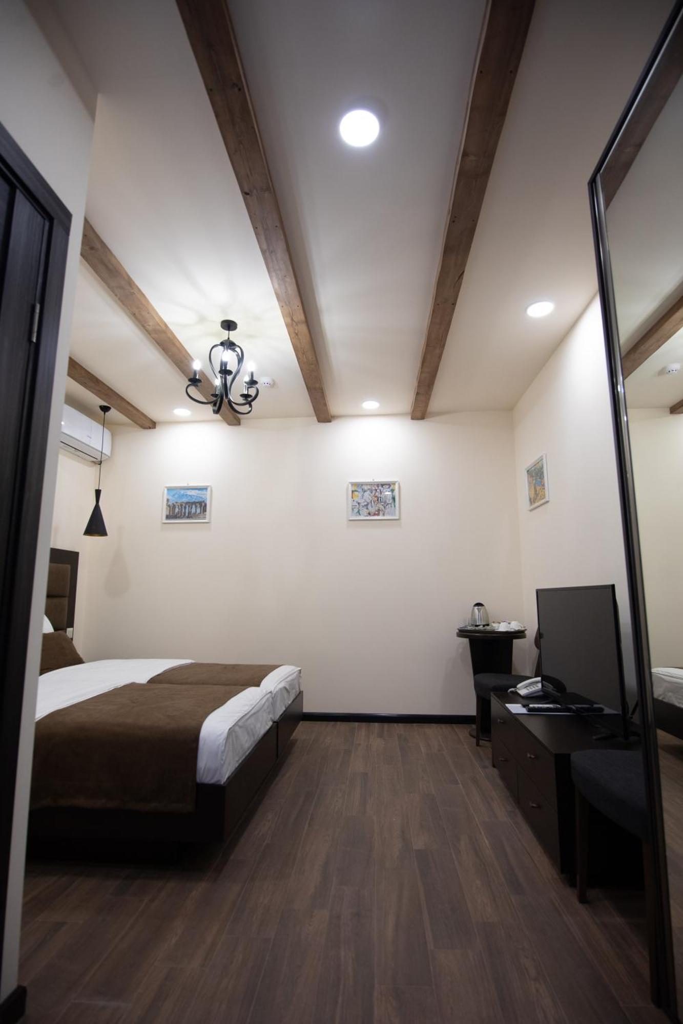 יירבאן Boutique Living Hotel מראה חיצוני תמונה
