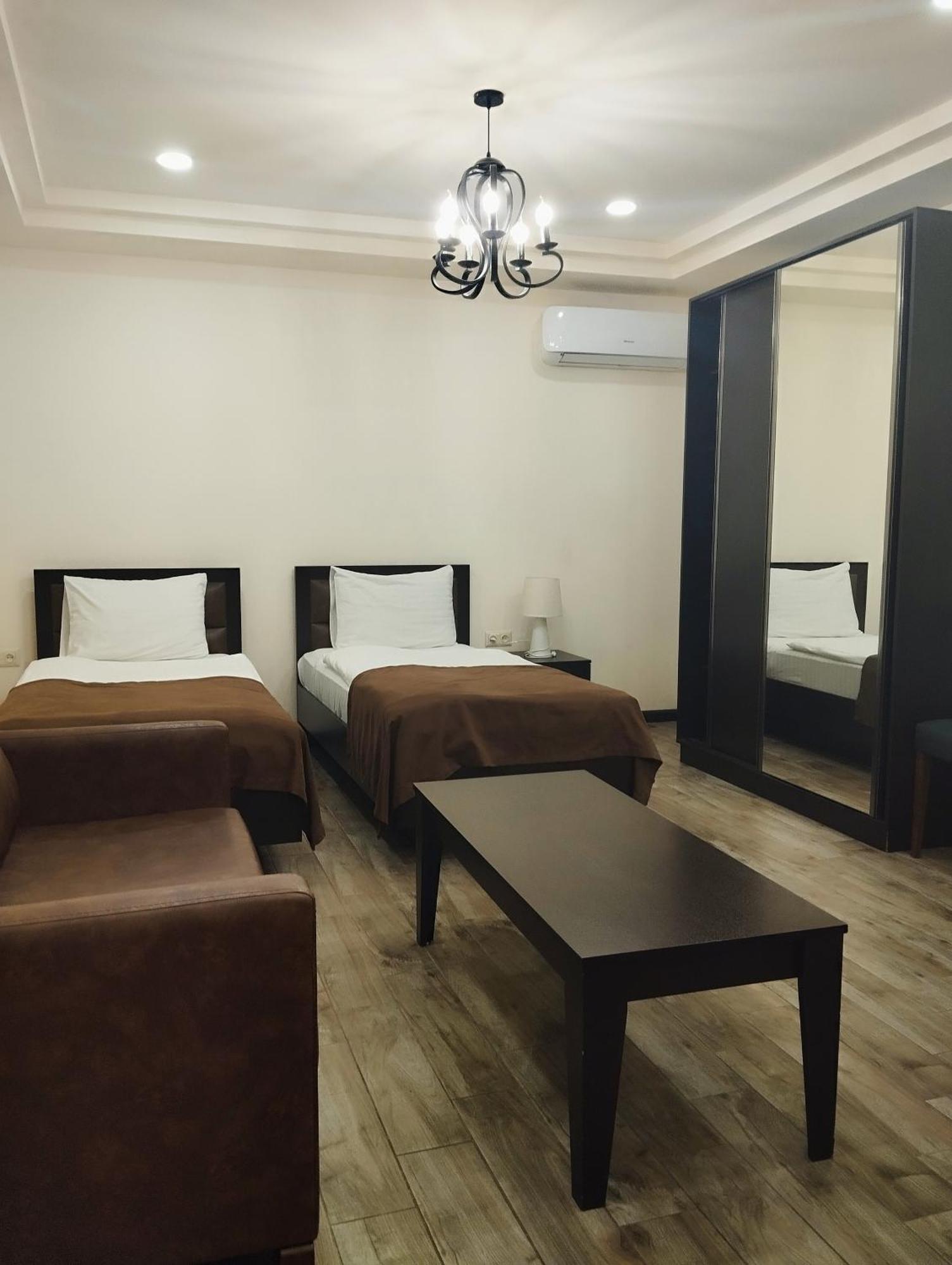 יירבאן Boutique Living Hotel מראה חיצוני תמונה